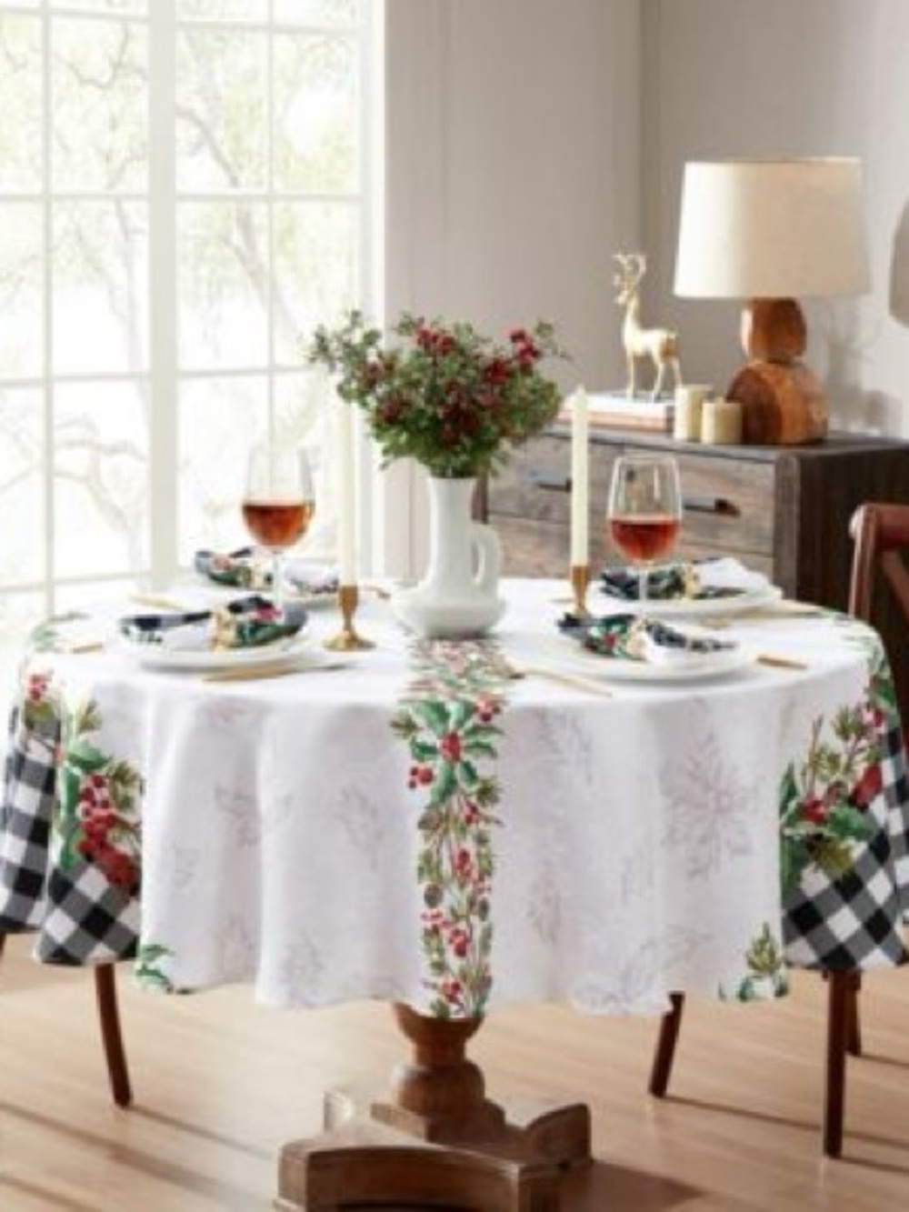 Festive Holly Border Round Tablecloth - White/Green